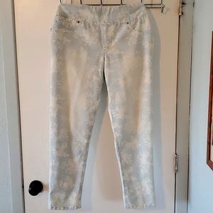 Style and company pull on super soft jean pant